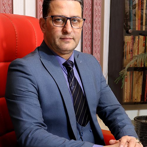 Ahmad Akhavan Attar دکتر احمد اخوان عطار روانشناس و متخصص بازی درمانی و استاد دانشگاه (20) این دوره آموزشی زیر نظر موسسه بین المللی منشور سلامت مهر برگزار و تنظیم گردیده است.